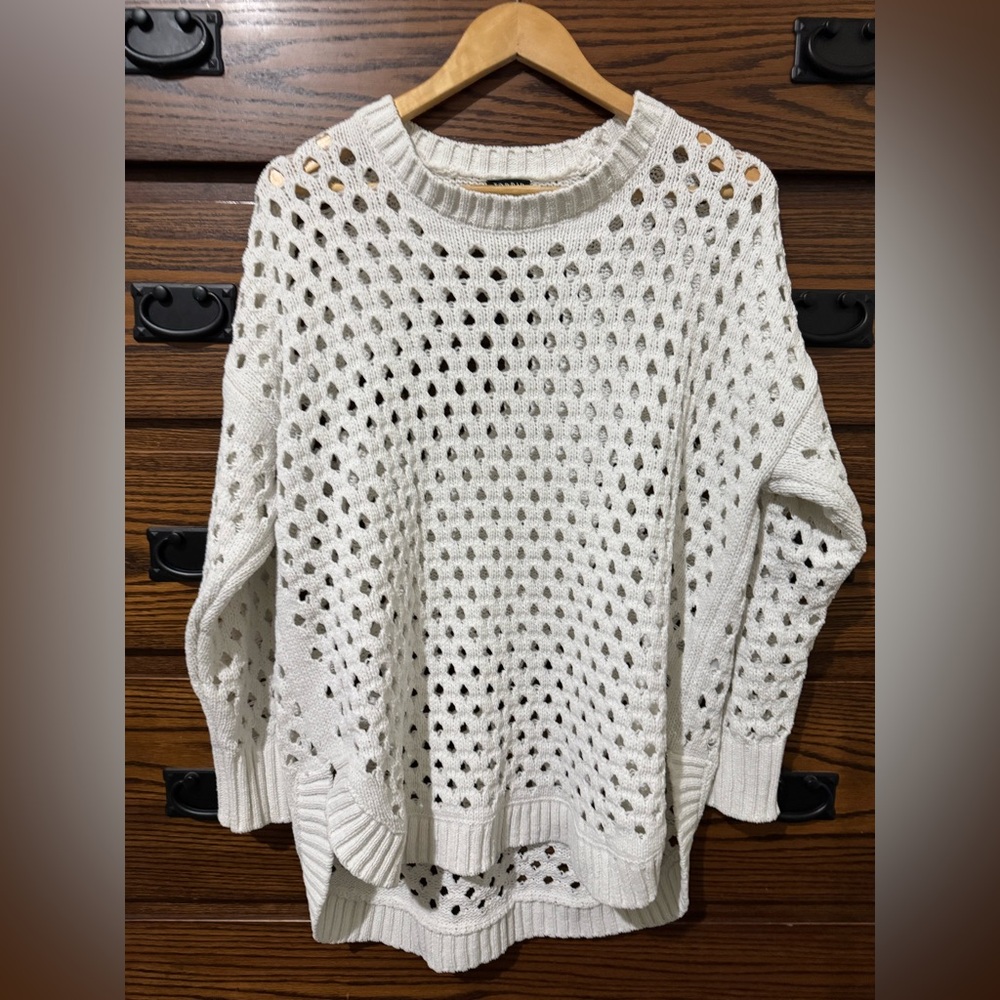 Torrid Size 0 white pullover sweater open weave pattern